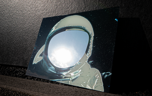 Astronaut Mirror – Float in Space!